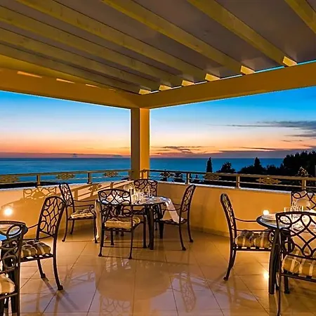 Belle View - Sea View & Sunset 호텔 4*