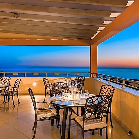 Belle View - Sea View & Sunset 호텔 4*